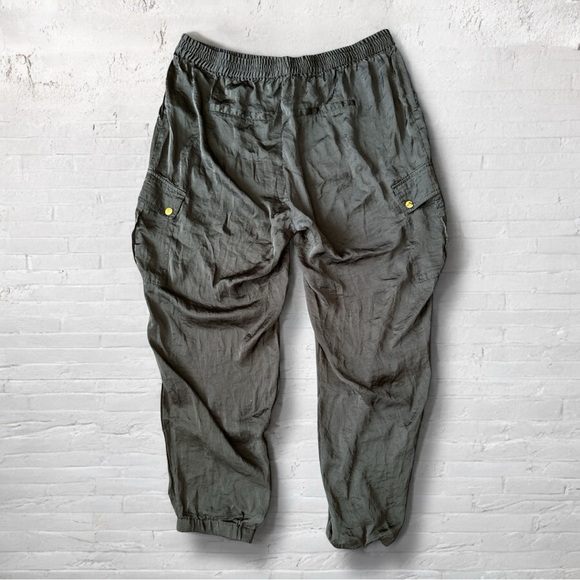 Michael Michael Kors Plus Size Women’s Black Cargo Pants - Picture 3 of 10